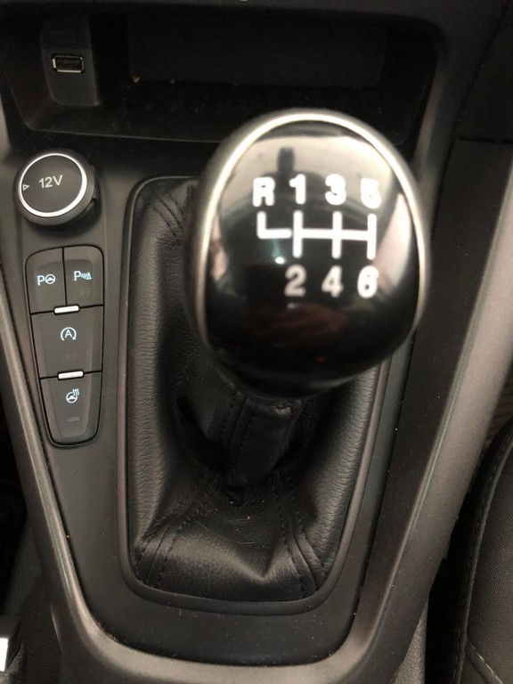 .VENDUTA........FORD FOCUS STATION WAGON 1.6 TDCi 115 CV SW Titanium