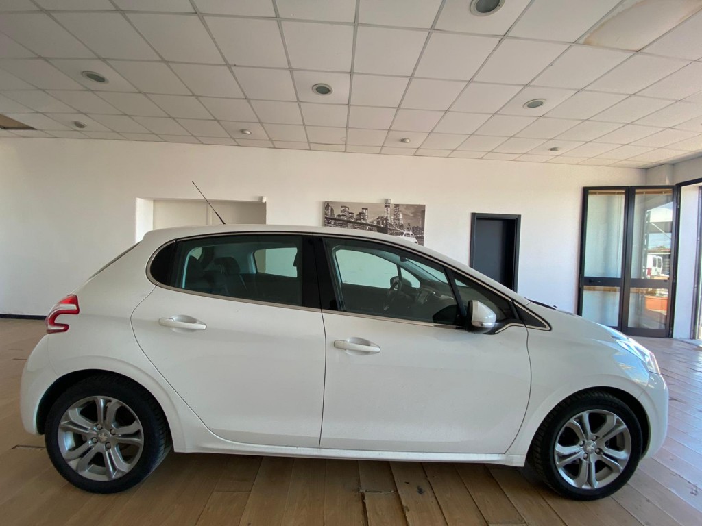 VENDUTA...............PEUGEOT 208 VTi 95 CV 5p. GPL Allure