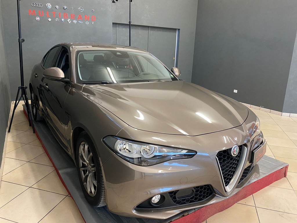 VENDUTA.........ALFA ROMEO  Giulia 2.2 Turbodiesel  