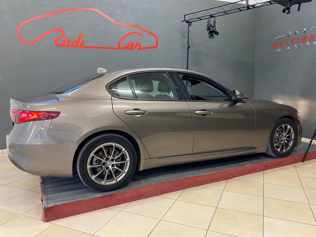 VENDUTA.........ALFA ROMEO  Giulia 2.2 Turbodiesel  