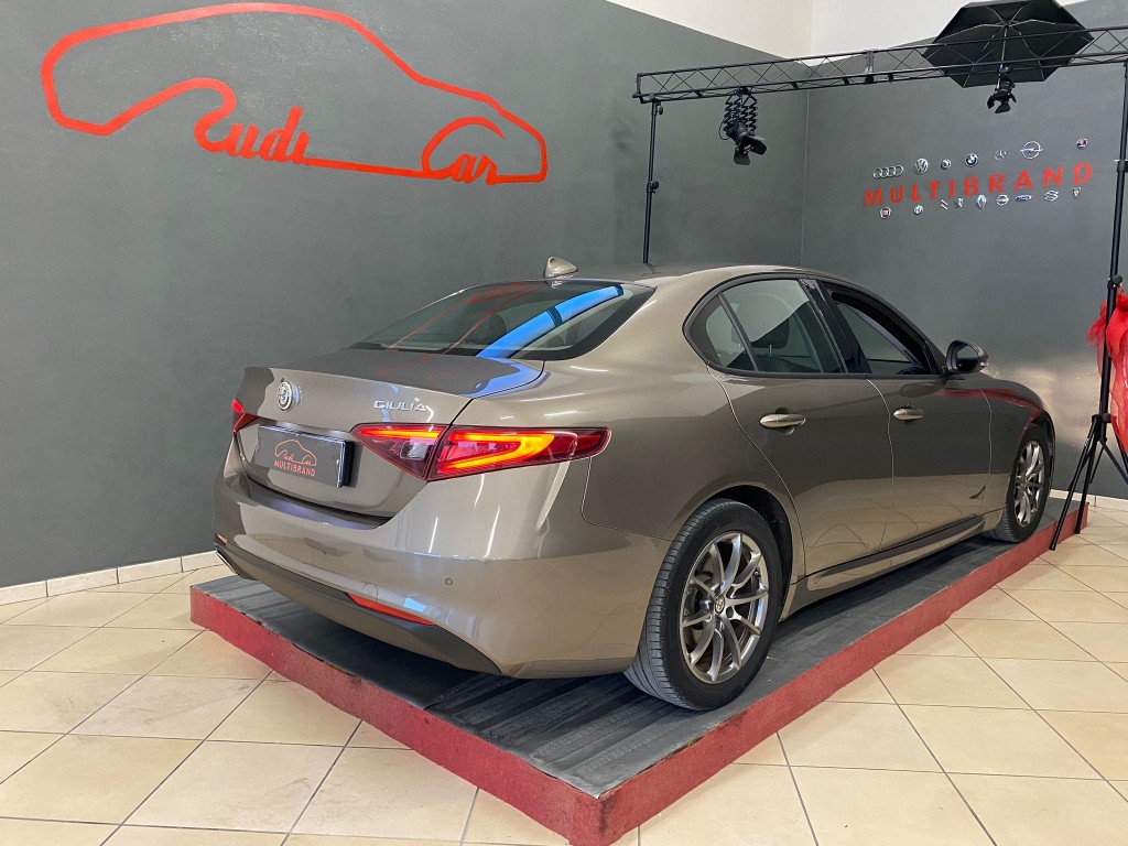 VENDUTA.........ALFA ROMEO  Giulia 2.2 Turbodiesel  