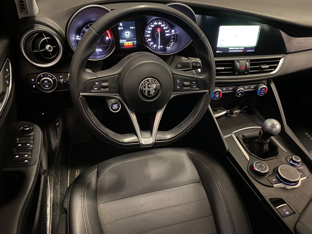 VENDUTA.........ALFA ROMEO  Giulia 2.2 Turbodiesel  