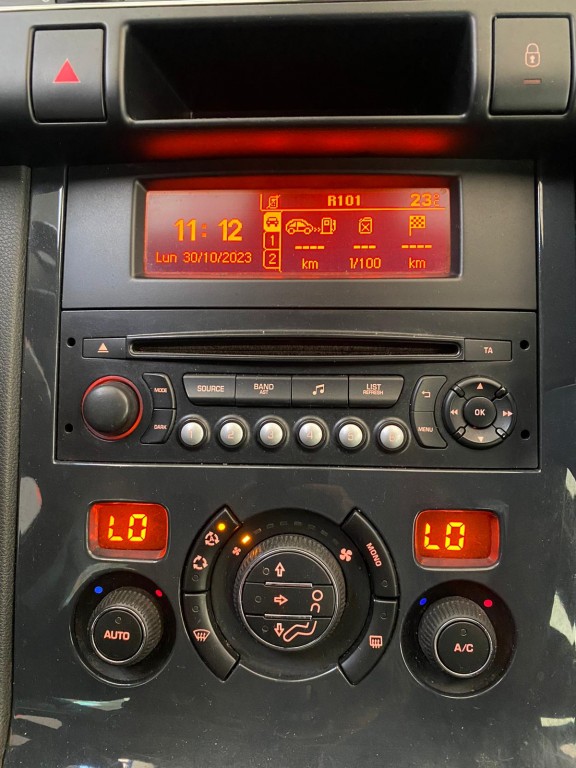 VENDUTA .......Peugeot 3008 1.6 HDi 115CV