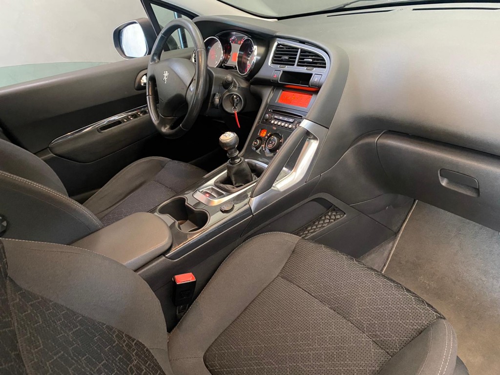 VENDUTA .......Peugeot 3008 1.6 HDi 115CV