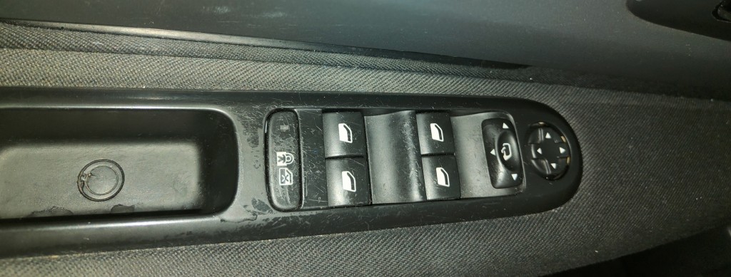 VENDUTA.....Peugeot 3008 1.6 HDi 115CV Access