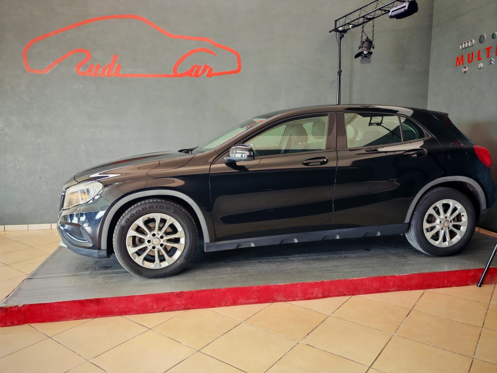 Mercedes-benz GLA 180 CDI Automatic Premium 